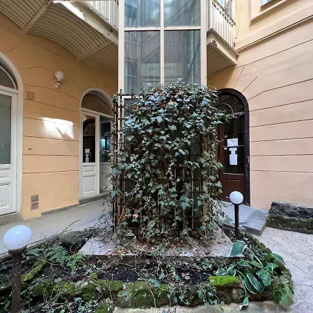 Fun Tiki Vibe / Charles Bridge / Netflix Appartement *