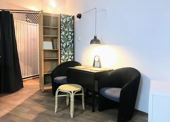 Apartman Fun Tiki Vibe / Charles Bridge / Netflix Prága